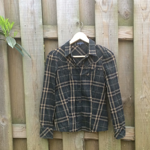 runway Tops - Cute flannel